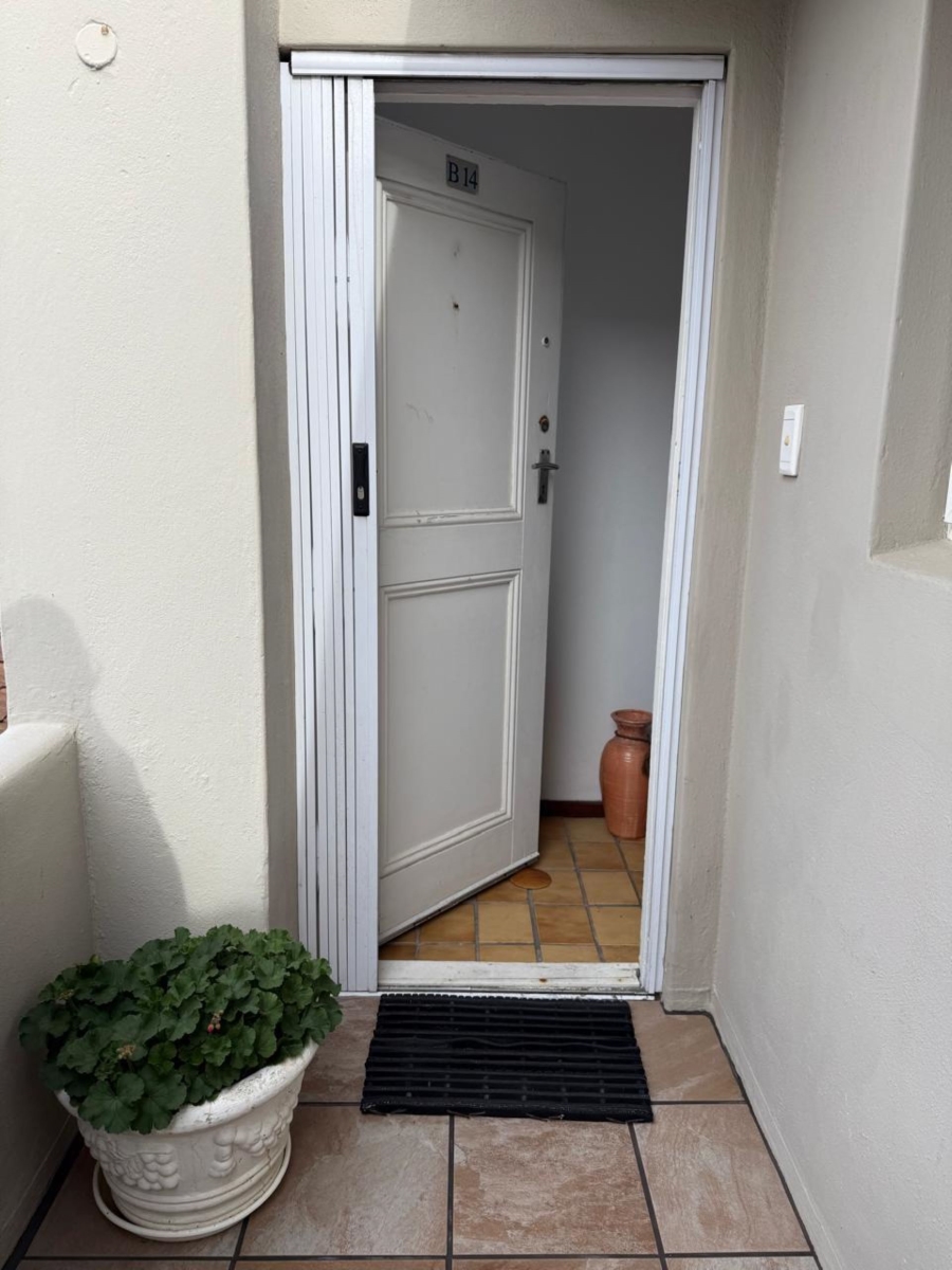 1 Bedroom Property for Sale in Van Riebeeckstrand Western Cape